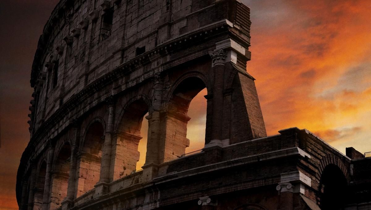 Туристи вдерлися до Колізею, щоб випити там пиво: вони пошкодували за свою витівку - Розваги Туристи вдерлися до Колізею, щоб випити там пиво: вони пошкодували за свою витівку - Розваги