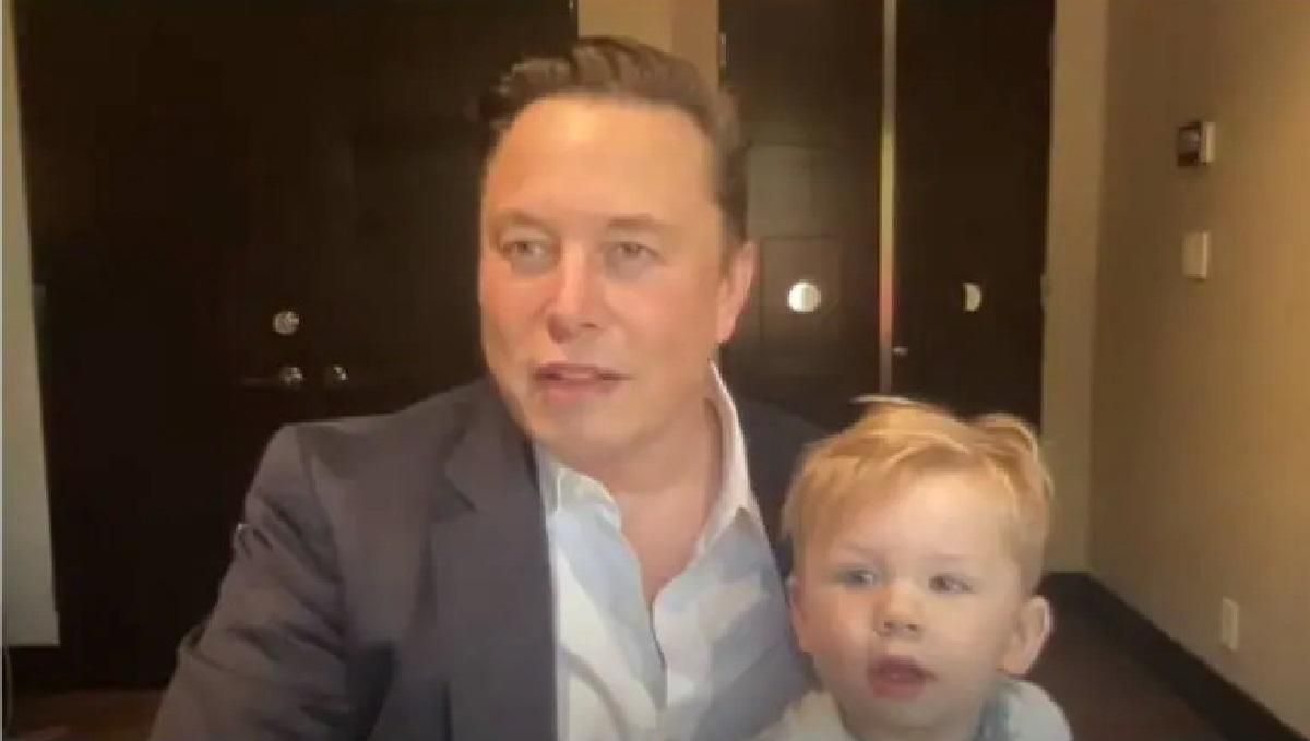 Марсу нужны дети: Илон Маск провел видео-встречу с сыном X Æ A-XII на коленях – забавное видео Марсу нужны дети: Илон Маск провел видео-встречу с сыном X Æ A-XII на коленях – забавное видео
