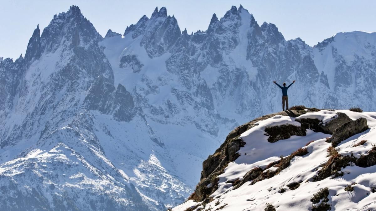 Коштовності на 150 000 євро: альпініст отримав частину скарбу, знайденого ним 8 років тому - Розваги