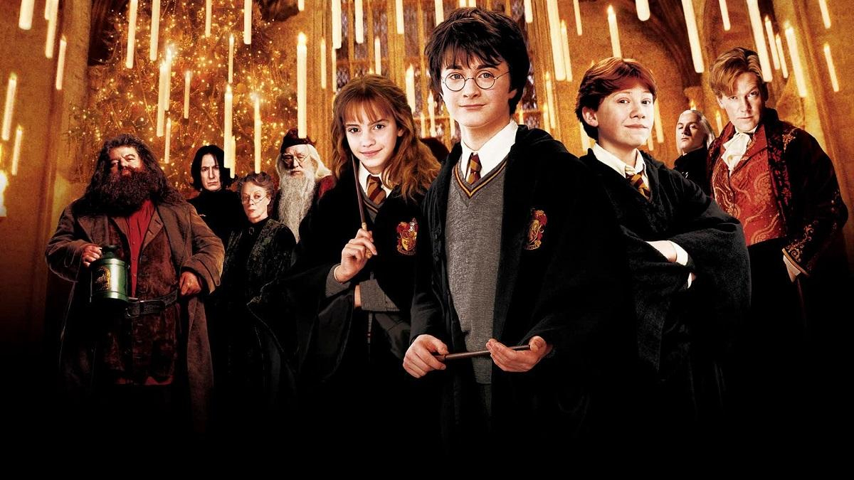 В сети представили постер спецэпизода "Гарри Поттера" с Хогвартсом