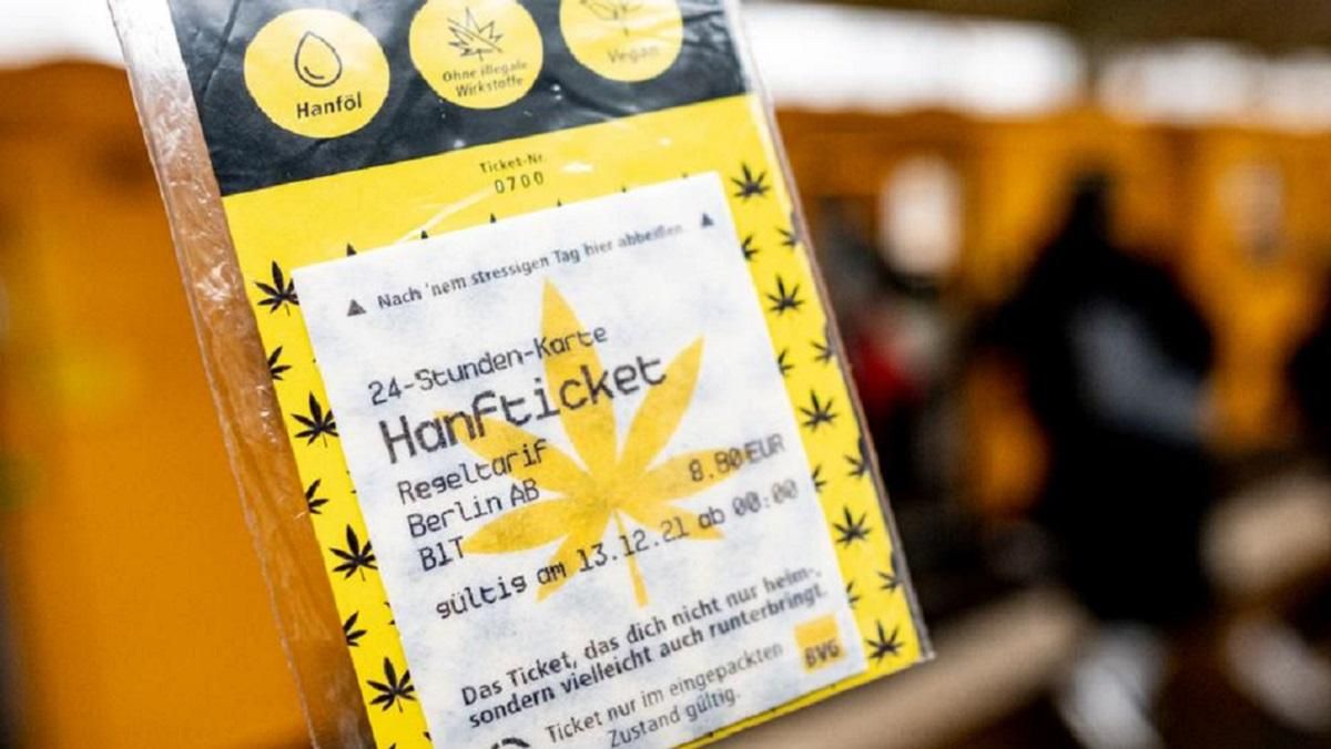 Пропитанные маслом конопли: в берлинском метро начали продавать съестные билеты
