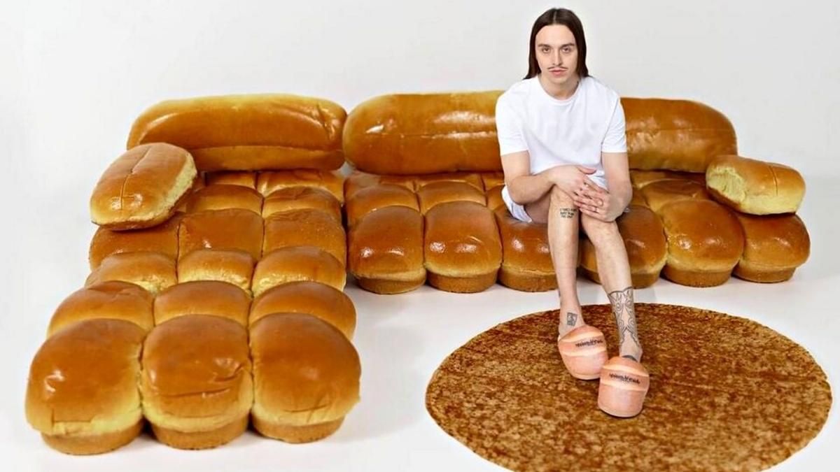 Диван у вигляді хліба: репер Томмі Кеш вигадав для компанії IKEA курйозну новинку - Розваги Диван у вигляді хліба: репер Томмі Кеш вигадав для компанії IKEA курйозну новинку - Розваги