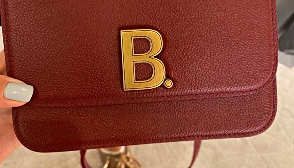 В секонд-хенде случайно продали дорогую сумку Balenciaga, которую там забыла посетительница - Развлечения В секонд-хенде случайно продали дорогую сумку Balenciaga, которую там забыла посетительница - Развлечения
