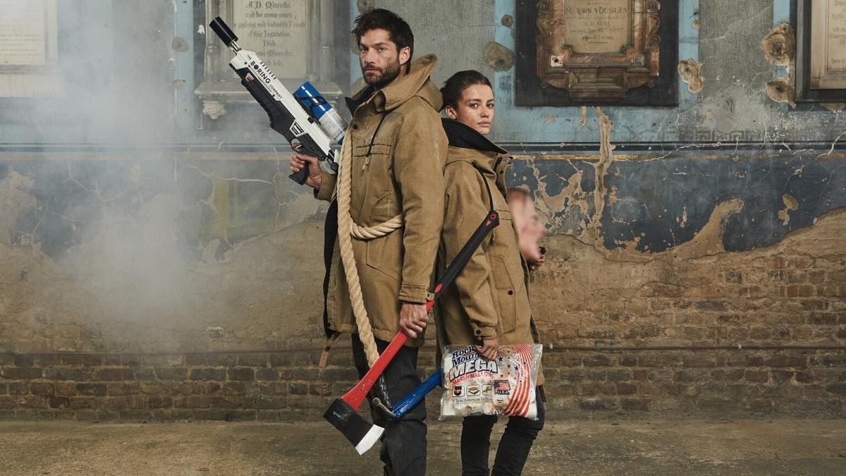 Британський бренд представив куртку на випадок зомбі-апокаліпсису: як вона виглядає - Розваги