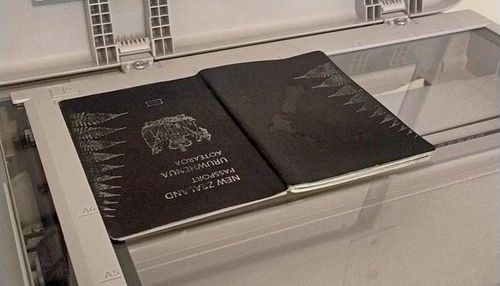 Обыскал все: мужчина потерял паспорт, а через 2 года нашел его в сканере