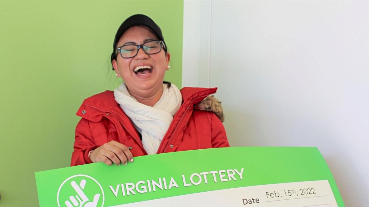 Подарок с любовью: женщина получила на День Валентина лотерейный билет на 10 миллионов долларов - Развлечения