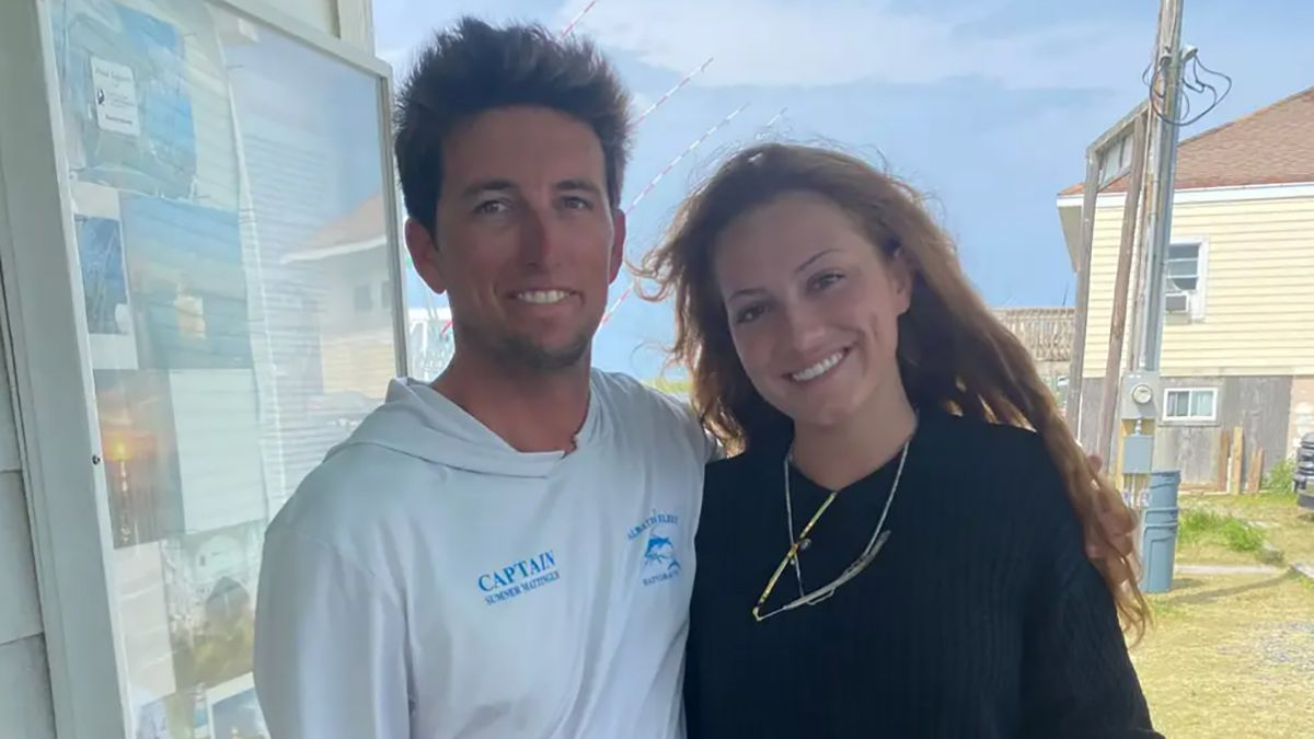 Як у голлівудському фільмі: дівчина кинула пляшку з листом у море та згодом отримала відповідь - Розваги Як у голлівудському фільмі: дівчина кинула пляшку з листом у море та згодом отримала відповідь - Розваги