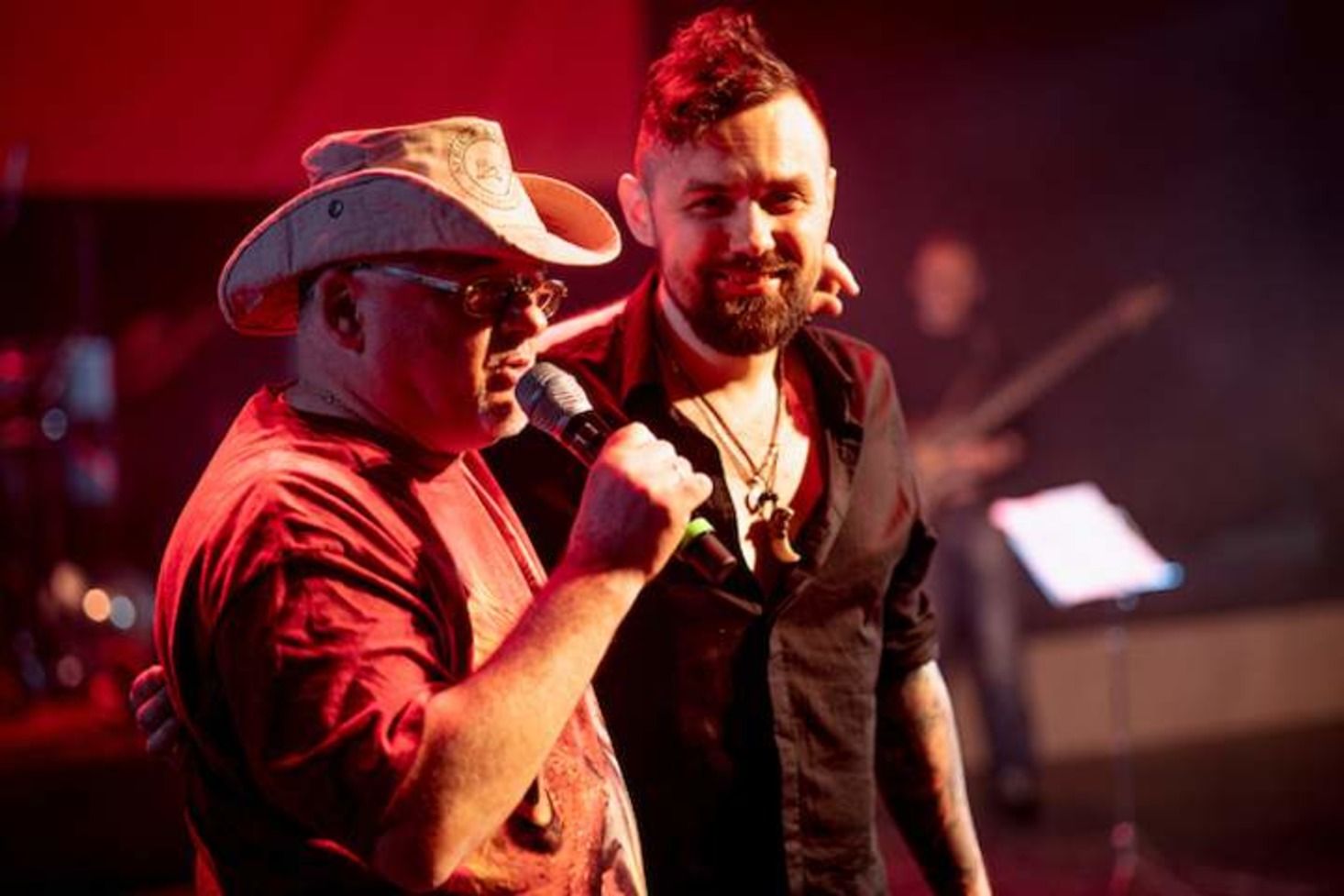 Мертвий півень возвращается на сцену Мертвий півень возвращается на сцену