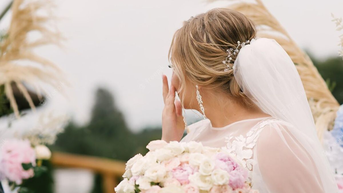 Наречений провчив кохану за зраду просто на весіллі Наречений провчив кохану за зраду просто на весіллі