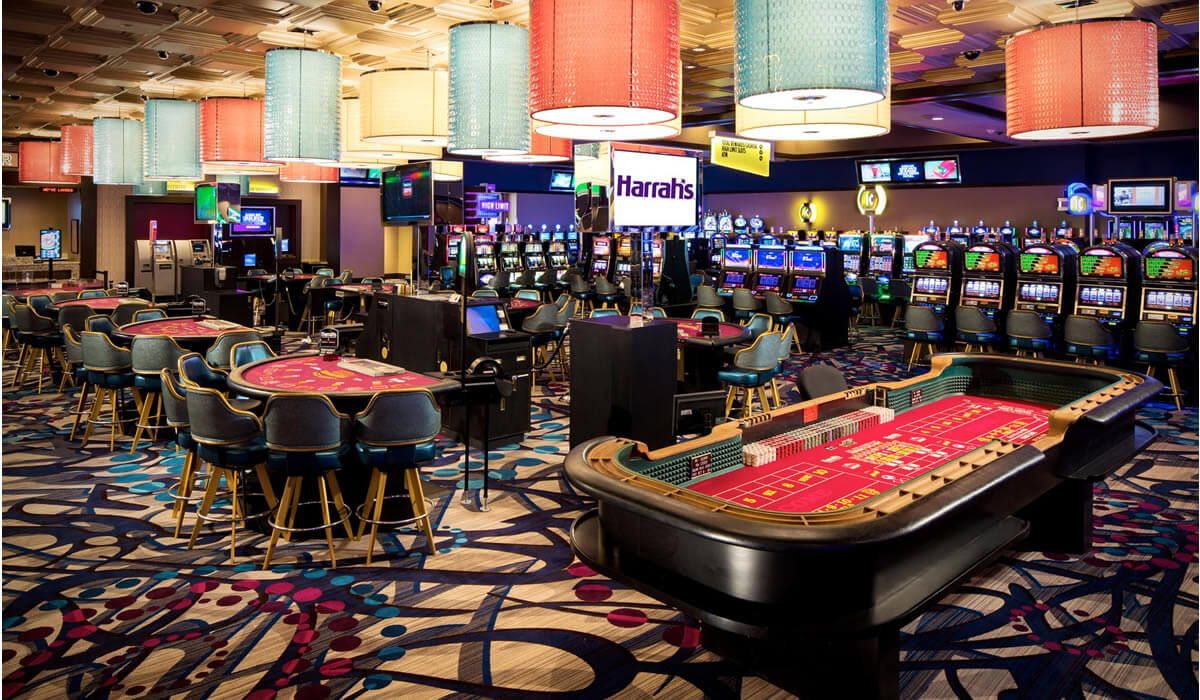 Человек сорвал 10 джекпотов подряд в казино Лас-Вегаса