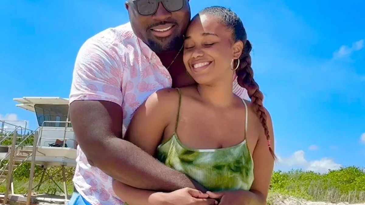 Жінка годує грудьми 30-річного чоловіка – як це сталося Жінка годує грудьми 30-річного чоловіка – як це сталося