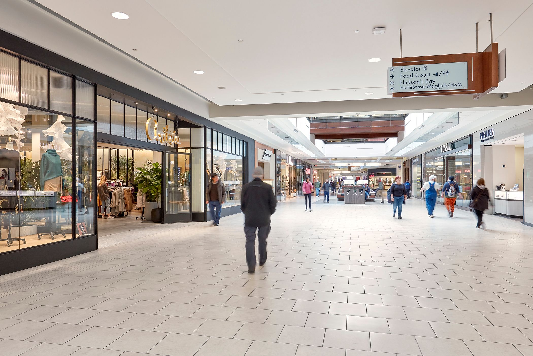 В Британии мужчина купил ТЦ по цене дома В Британии мужчина купил ТЦ по цене дома