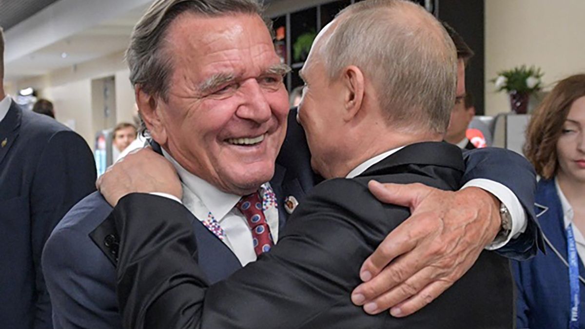 Герхард Шредер потрапив у скандал – на його вечірку викликали поліцію Герхард Шредер потрапив у скандал – на його вечірку викликали поліцію