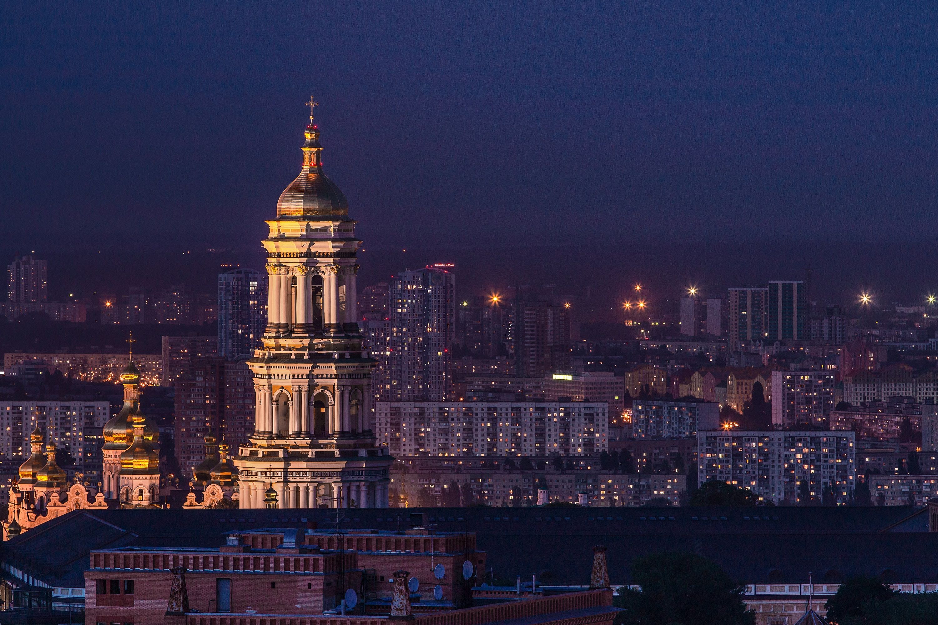 Найкрасивіші вулиці столиці – де погуляти у Києві