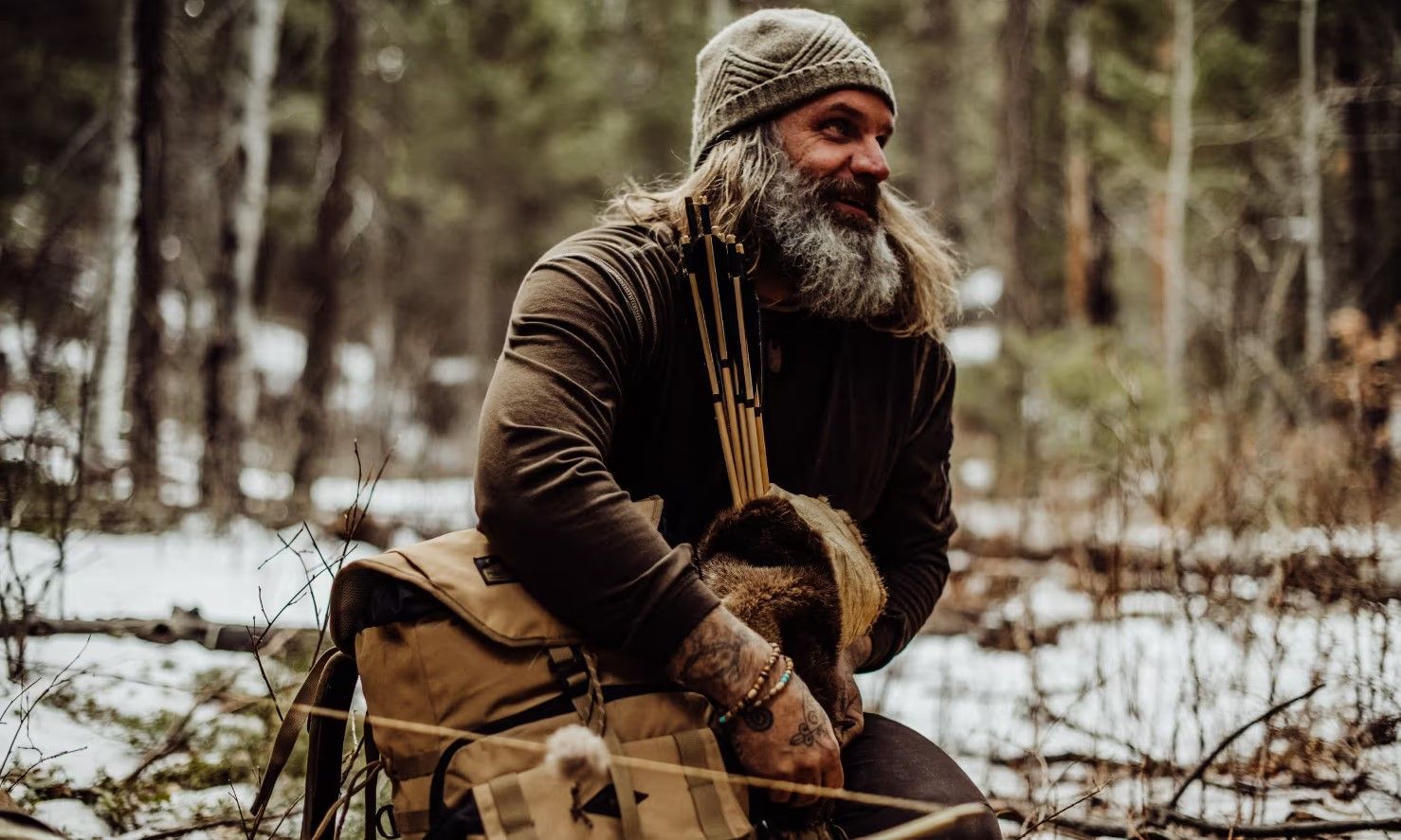 Эксинструктор по выживанию решил жить в пещере Эксинструктор по выживанию решил жить в пещере