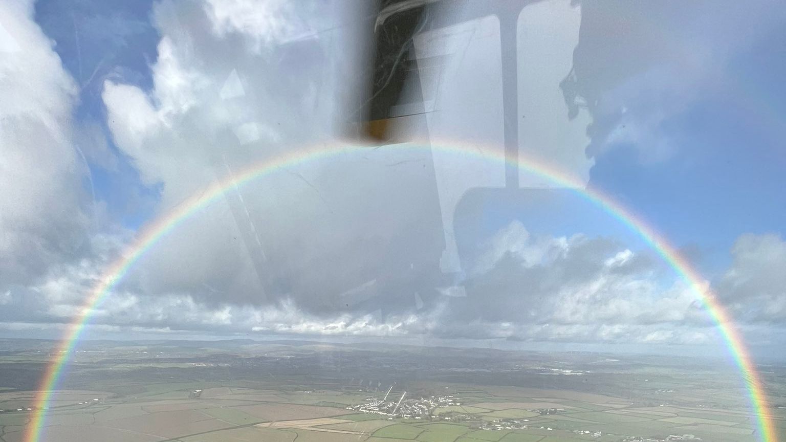 Веселка повного кола – фото рідкісного явища Веселка повного кола – фото рідкісного явища