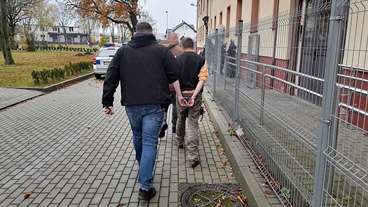 Турист викрав автобус у Польщі, щоб дістатися дому Турист викрав автобус у Польщі, щоб дістатися дому