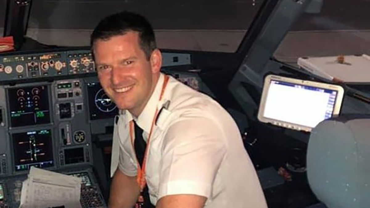 Пассажир сел за штурвал самолета вместо пилота – что произошло Пассажир сел за штурвал самолета вместо пилота – что произошло