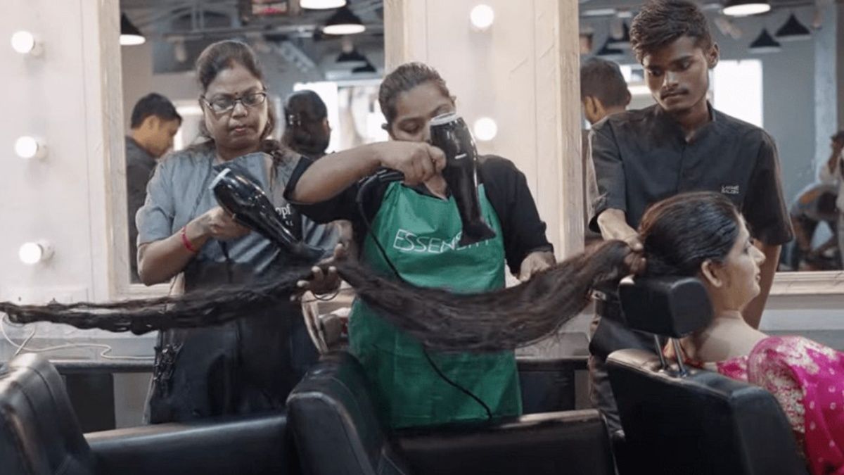 Найдовше волосся у світі – як живе жінка-рекордсменка Найдовше волосся у світі – як живе жінка-рекордсменка