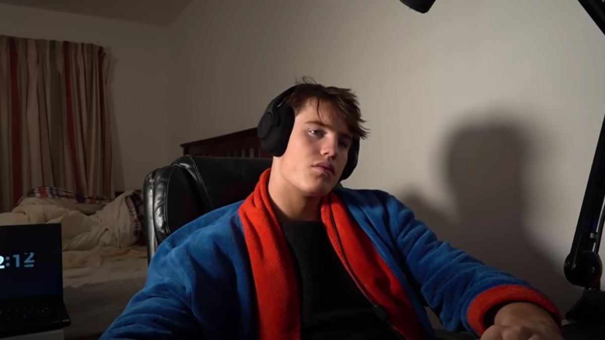 Парень провел эксперимент - он не спал более 42 часов Парень провел эксперимент - он не спал более 42 часов