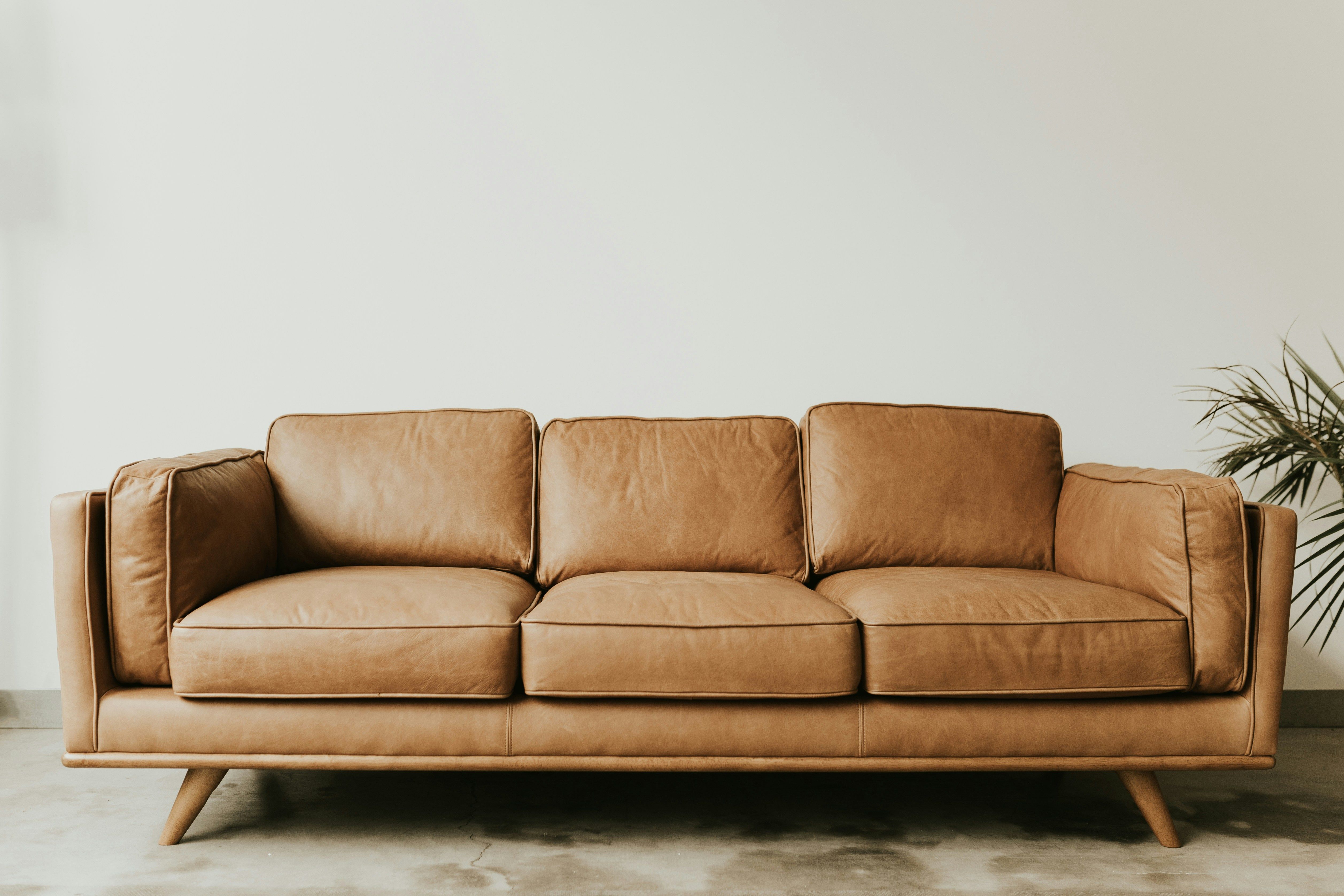 Женщина вернула диван через 2,5 года после использования
