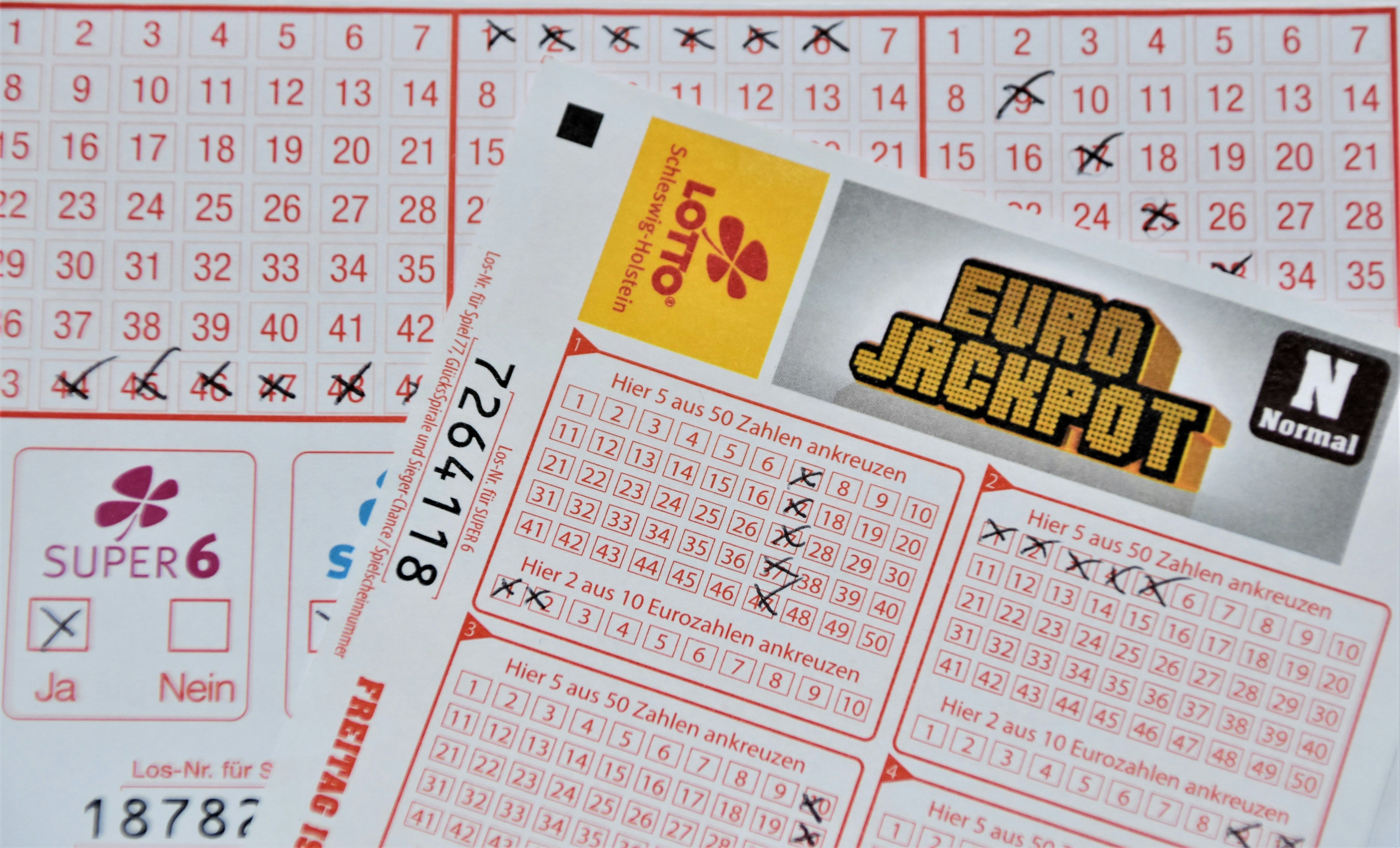 Американка купила 5 лотерейних білетів - чи вдалося їй виграти