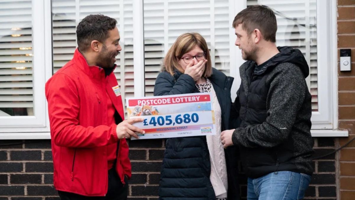 Женщина выиграла лотерейный джекпот после трагедии Женщина выиграла лотерейный джекпот после трагедии