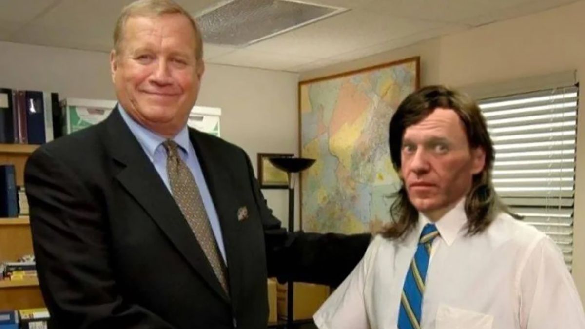 В России задержали протестующую за футболку со Стивом Кареллой В России задержали протестующую за футболку со Стивом Кареллой