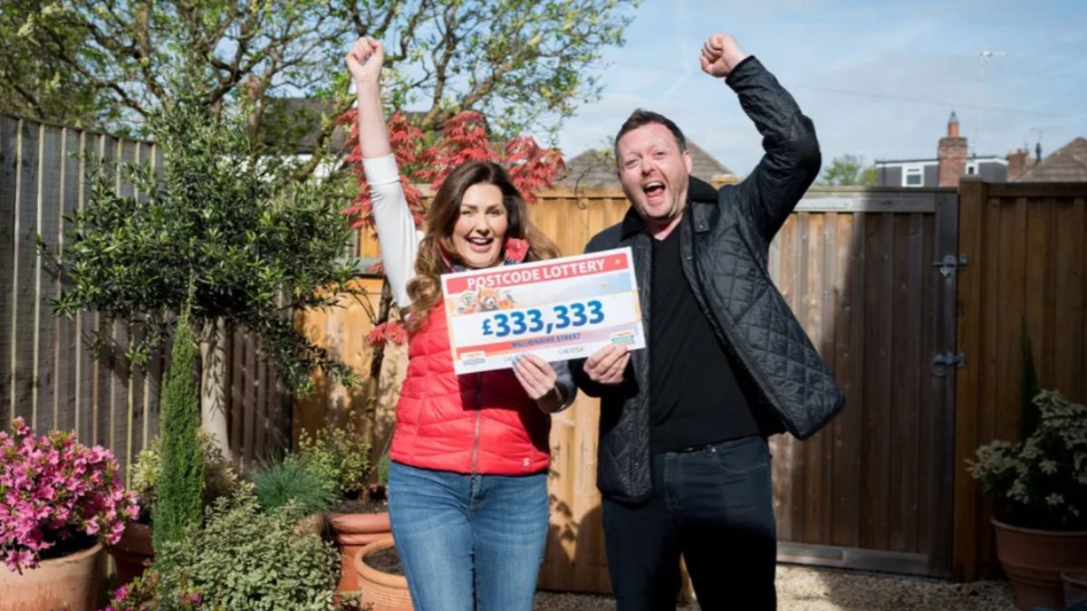 Мужчина сорвал лотерейный джекпот, впечатляющий приз 333 тысячи фунтов стерлингов Мужчина сорвал лотерейный джекпот, впечатляющий приз 333 тысячи фунтов стерлингов