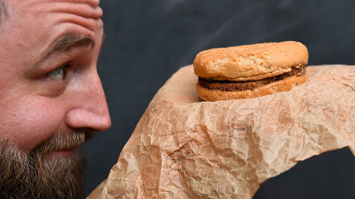 Бургер з McDonald's 1995 року виявився непідвладний часу Бургер з McDonald's 1995 року виявився непідвладний часу