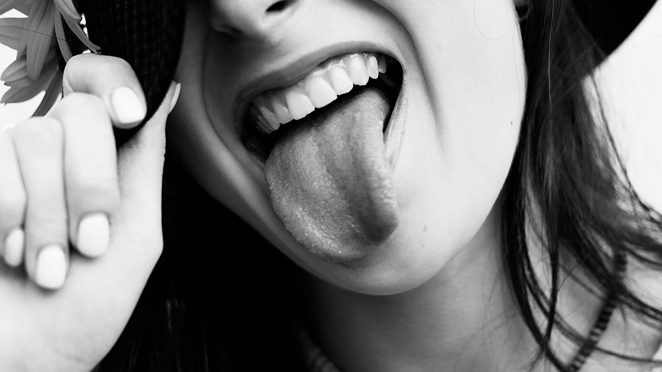 Женщина из США стала обладательницей самого широкого языка в мире Женщина из США стала обладательницей самого широкого языка в мире