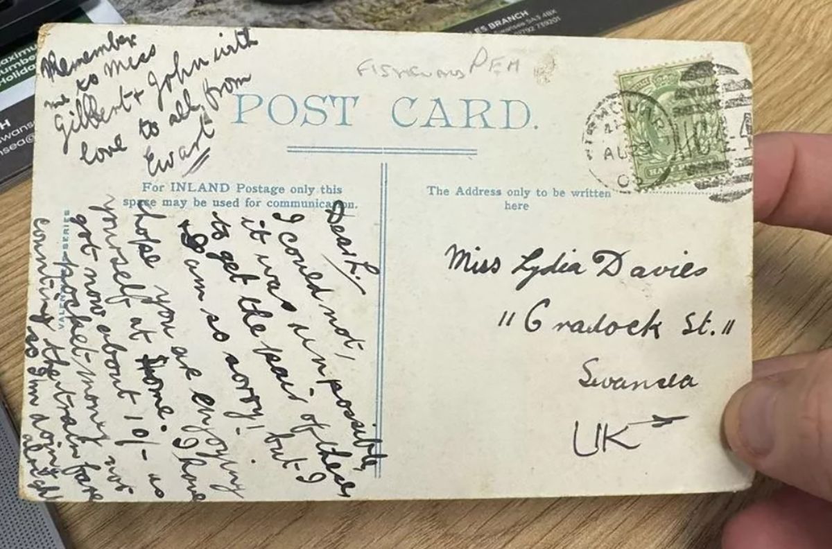 Банк получил открытку с посланием через 121 год после отправки Банк получил открытку с посланием через 121 год после отправки