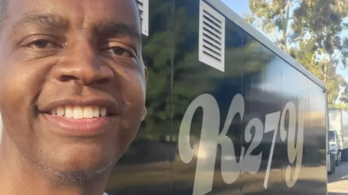 Мужчина, который не пропустил ни одного дня работы за 27 лет, получил мизерный подарок Мужчина, который не пропустил ни одного дня работы за 27 лет, получил мизерный подарок