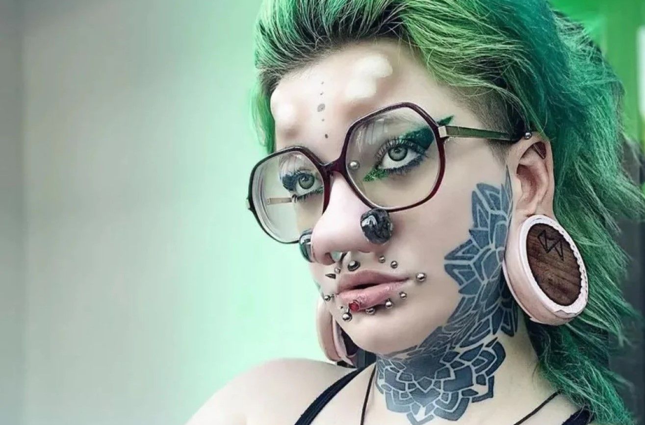 Американська блогерка хоче мати найбільші у світі ніздрі Американська блогерка хоче мати найбільші у світі ніздрі