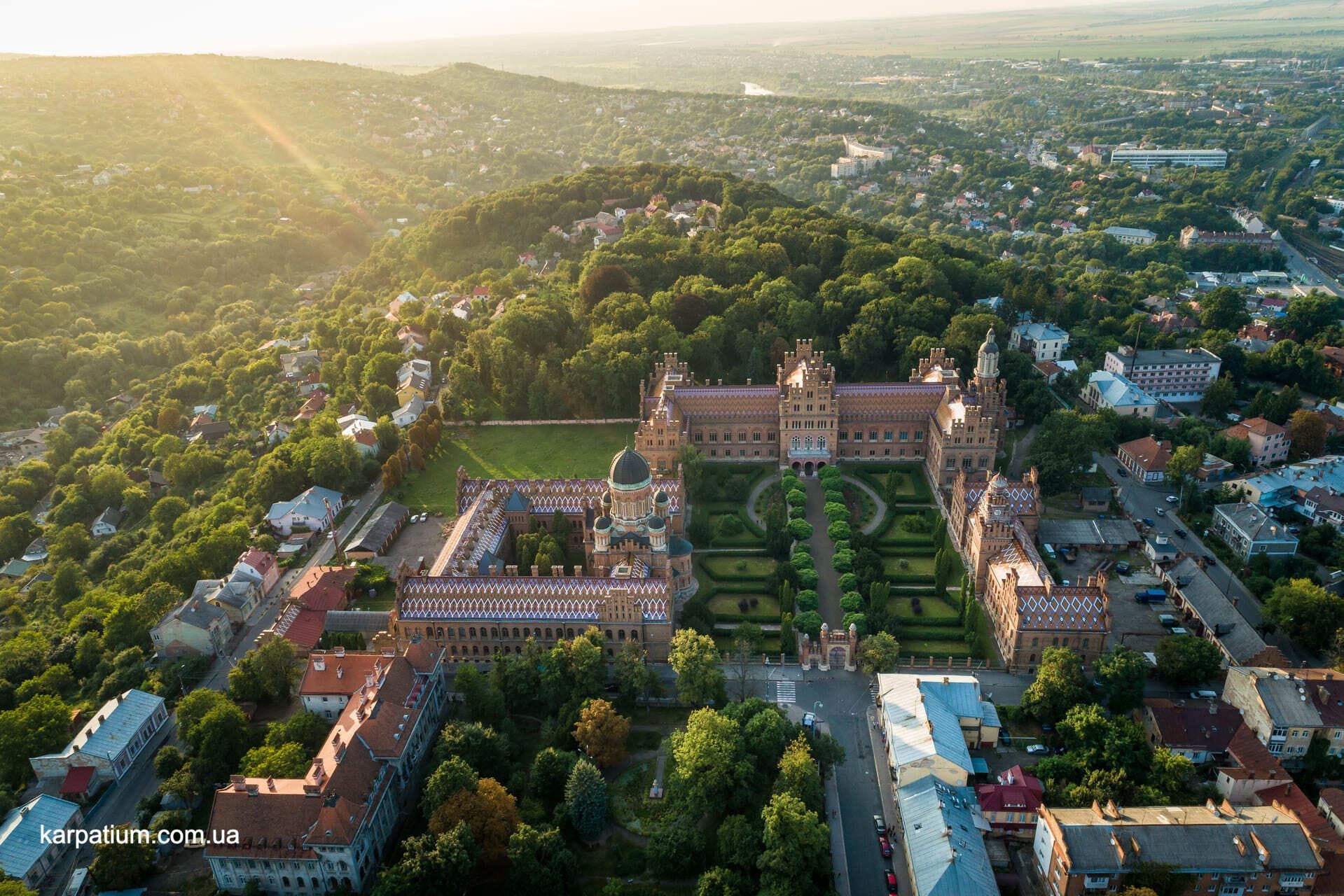 Лучшие места для прогулок в Черновцах - где погулять на выходных Лучшие места для прогулок в Черновцах - где погулять на выходных