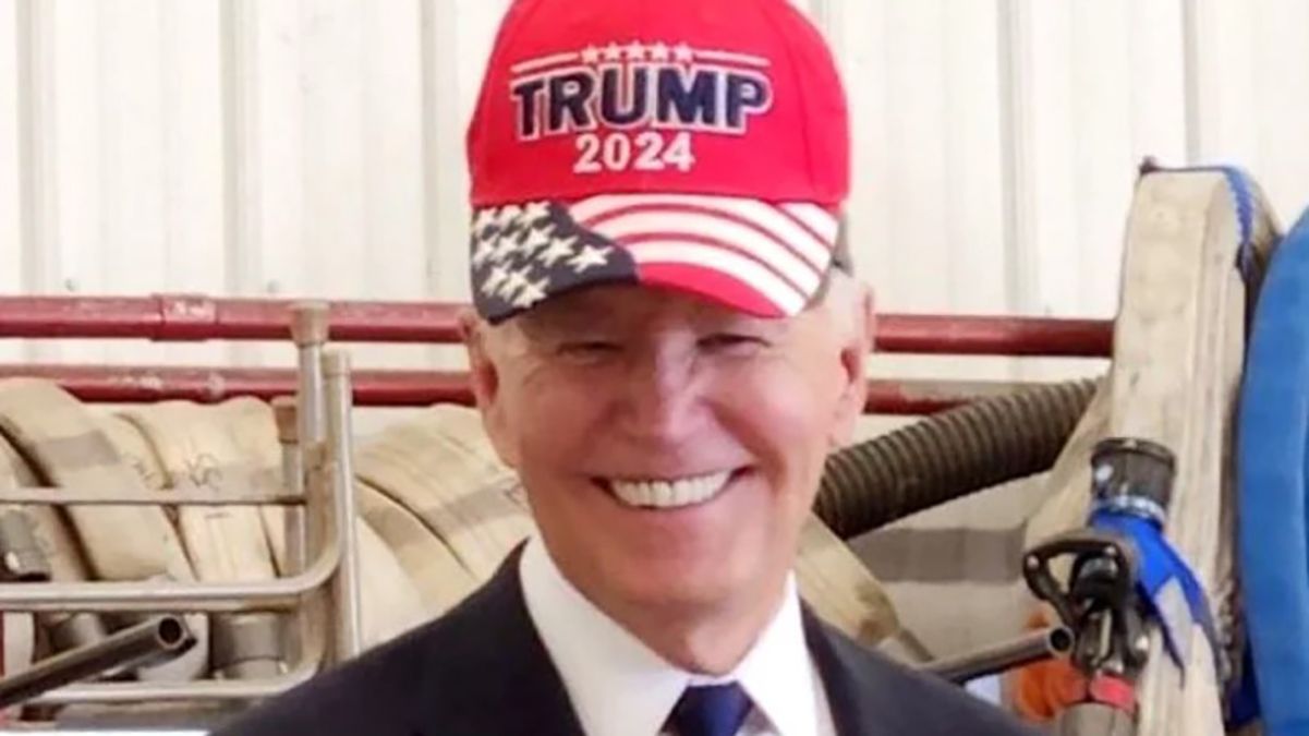 Джо Байден одягнув кепку прихильника Трампа - відео інциденту Джо Байден одягнув кепку прихильника Трампа - відео інциденту