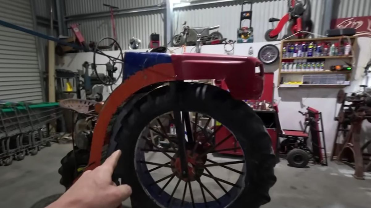 У США створили унікальний гібридний мотоцикл-трактор У США створили унікальний гібридний мотоцикл-трактор