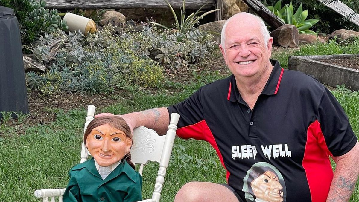 Мужчина нашел жуткую куклу возле дома – фото и видео Мужчина нашел жуткую куклу возле дома – фото и видео