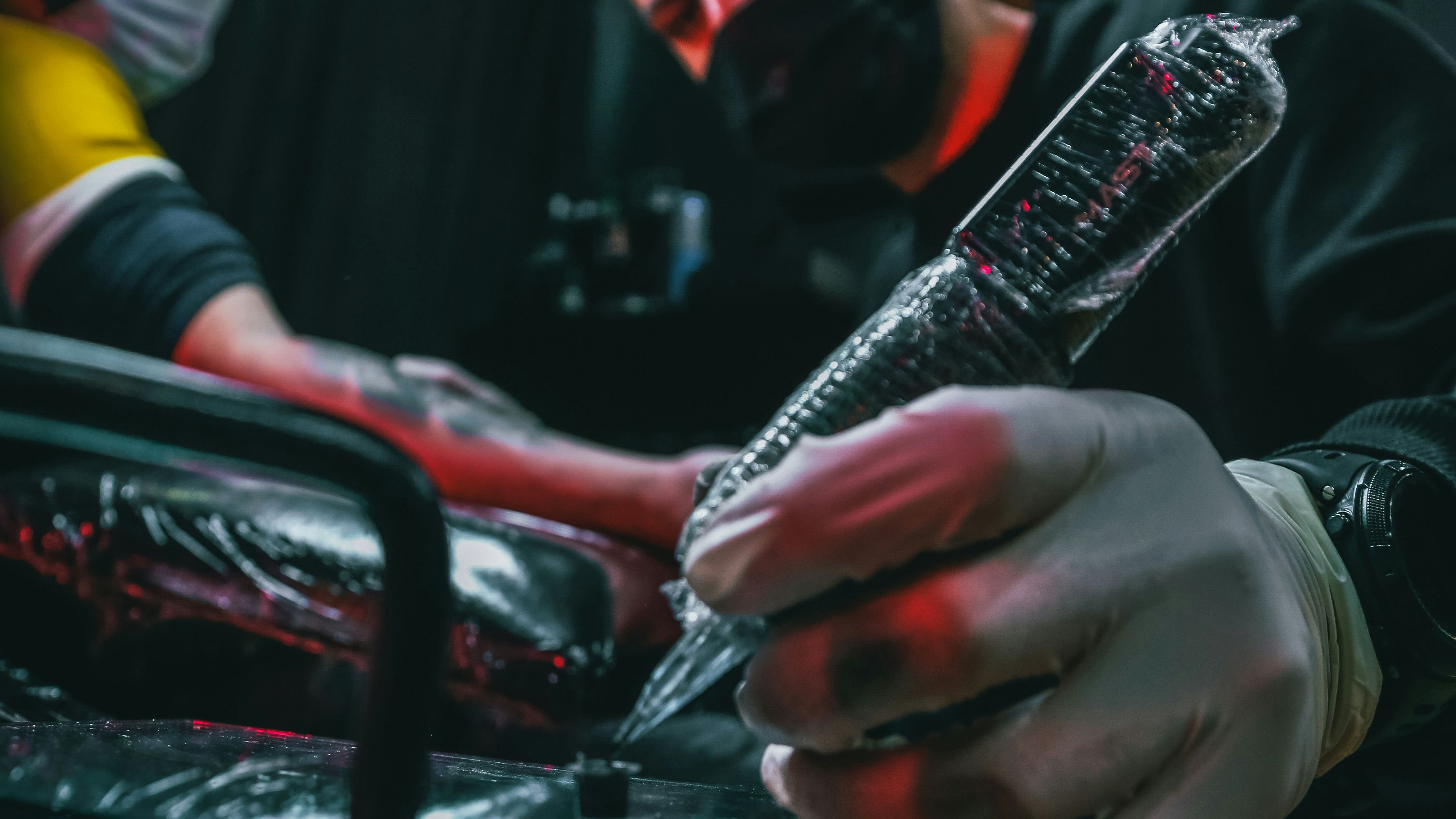 Хлопець набив тату на обличчі - реакція соцмереж вражає Хлопець набив тату на обличчі - реакція соцмереж вражає